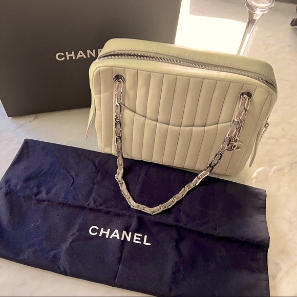 Beautiful ❤️Chanel Green Mademoiselle Vintage Bag - Picture 7 of 13